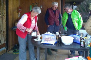 Frau Wendt versorgt uns mit Kaffee